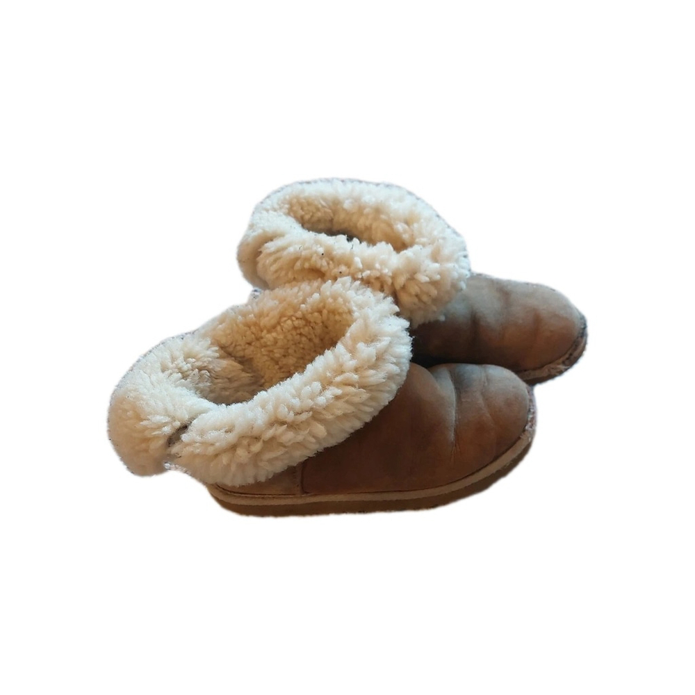 Girls size 6 Ugg Boots,Preowned, Size 6